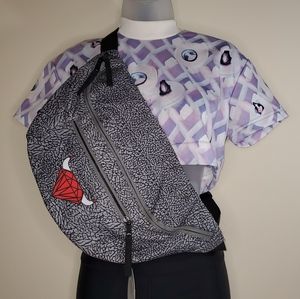 Saqpaq fannypack diamond bull red black white